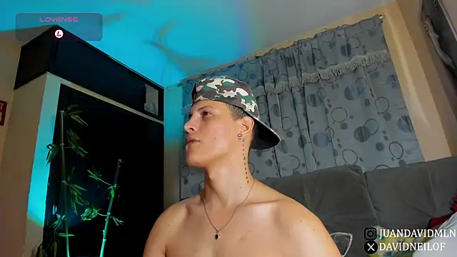 DavidNeill live XXX chat