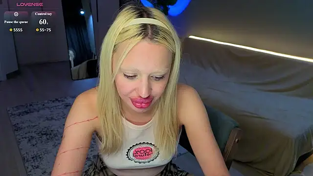 Chat +18 de Luna_Beverly ao vivo