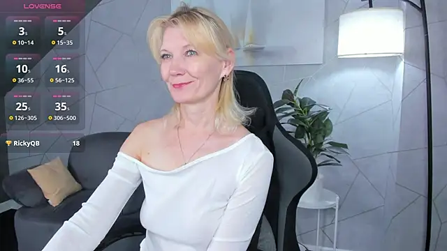 Julie_Lucas Obrolan Langsung XXX
