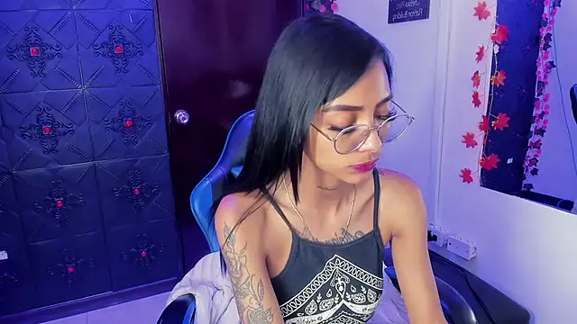 Živý XXX chat KarlaSlutSkinny__