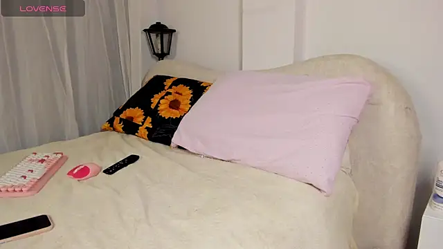 XXX chat uživo modela karla_charlovy