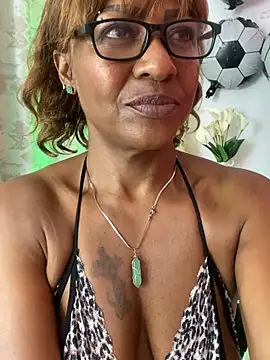 AranzaFrequency's Live XXX Chat