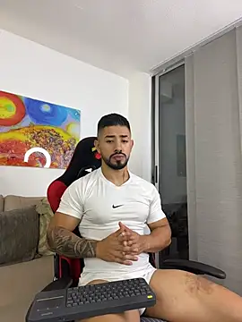 Ezzio_Scolaro 라이브 XXX 채팅