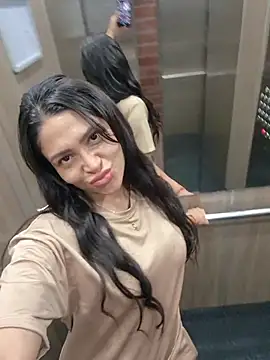 XXX chat uživo modela Ina_Jody_