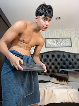 XXX chat uživo modela Lander_Cruz