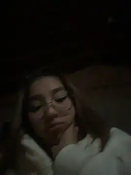 Chat +18 de coraline_Ro ao vivo