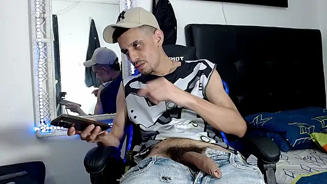 Živý XXX chat Latin26cm