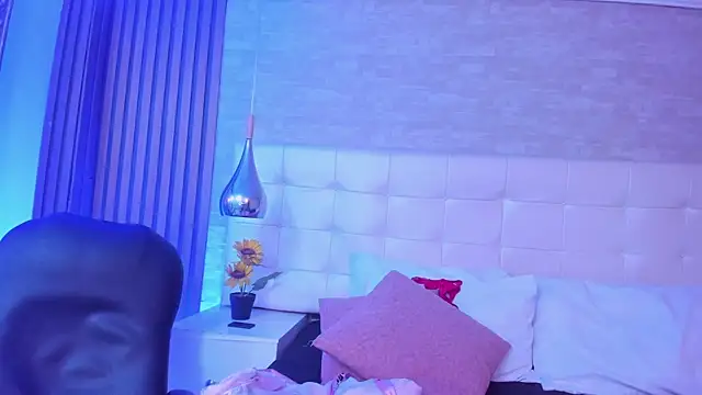 צ'אט XXX בשידור חי של SofiaThoompson