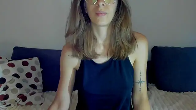 DesireMore90 – Naživo XXX chat