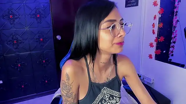 KarlaSlutSkinny__ 现场XXX聊天