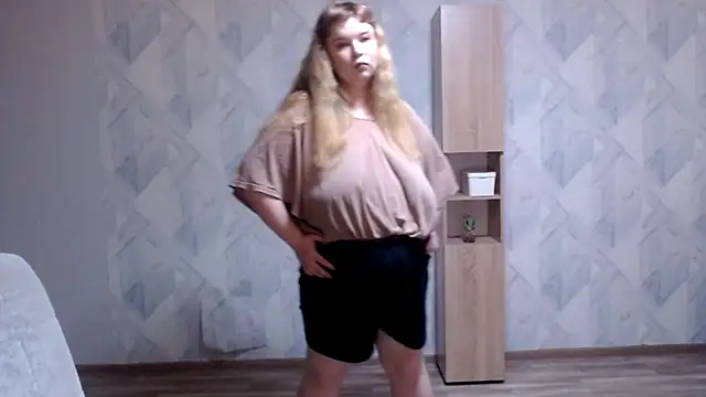 Melina_Hot09 即時 XXX 聊天