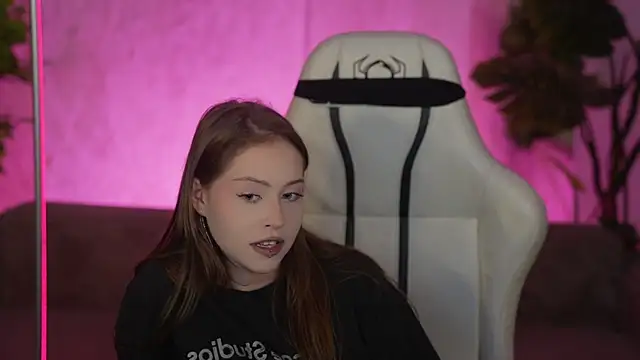 Živý XXX chat Esmie_Smile