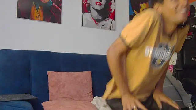 Chat +18 de maxi_max0 ao vivo