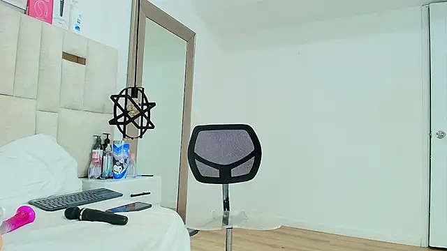 Sara_BigAss-n Live XXX chat