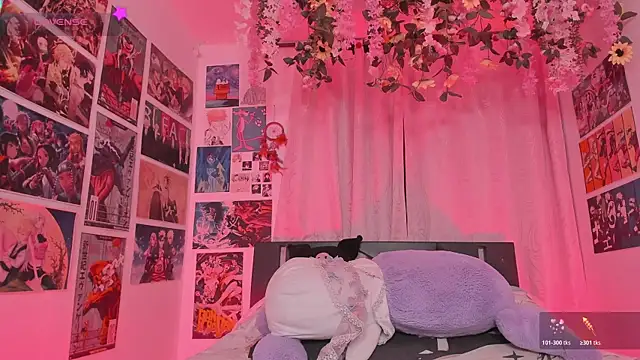MissCurvyTop's Live XXX Chat