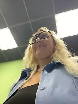 Chat XXX ao vivo de MerlinDave