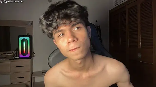 Czat XXX na żywo – OopsAgain_
