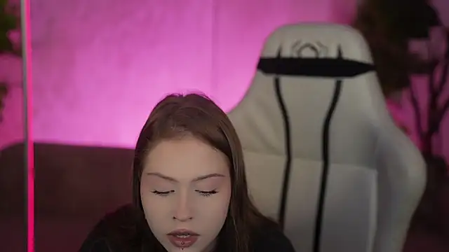 Živý XXX chat Esmie_Smile