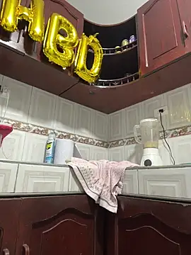 Chat +18 de sweetsarabig22cm ao vivo