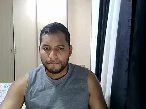 Bruno_vip লাইভ XXX চ্যাট