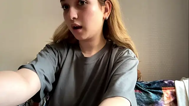 CloudyFoxy's Live XXX Chat
