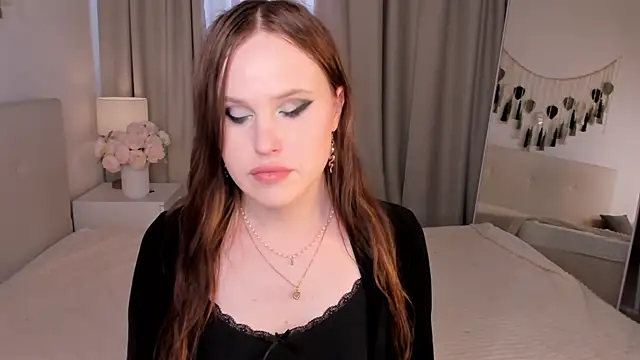EffieMinki's Live XXX Chat