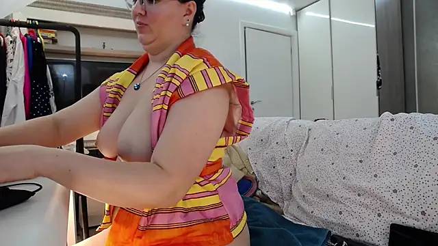 ILoveToFeelU 라이브 XXX 채팅