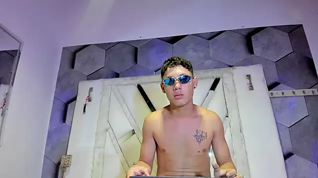 แชท XXX สดของ AxelAndCloe