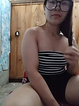 Chatroom XXX en direct de Biva11