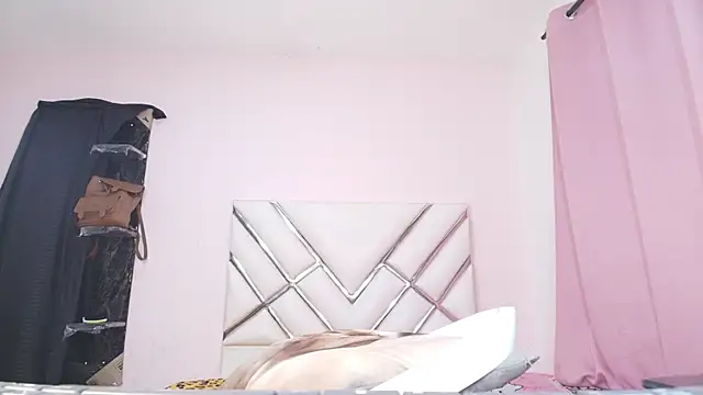 Онлайн чат XXX karol_smitt