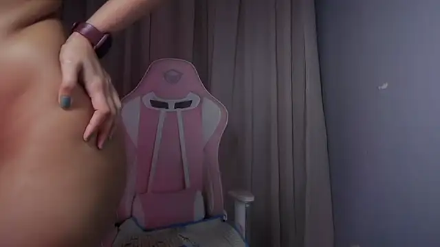 Mia_zee's Live XXX Chat