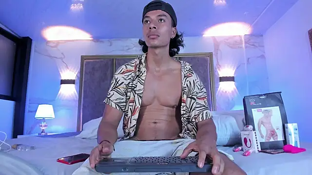 LycanMushu's Live XXX Chat