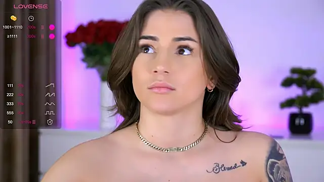 AishaSins Adlı Modelin Canlı XXX Sohbeti