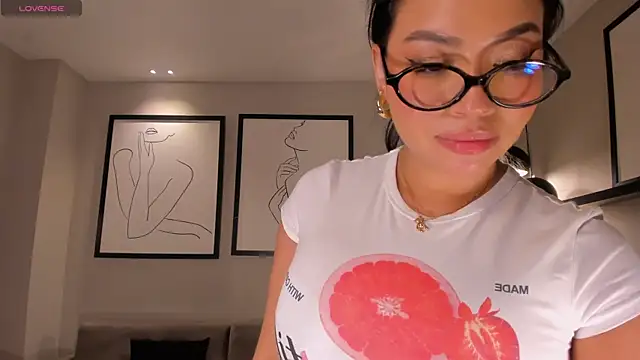 Chatroom XXX en direct de MollyJones_
