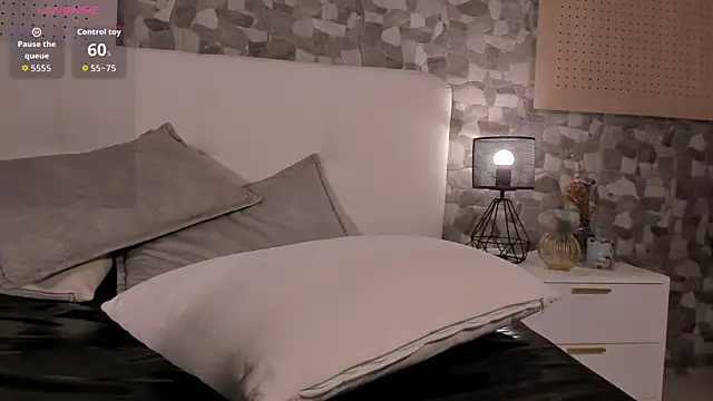 Chat +18 de juliie_star ao vivo