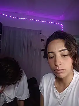 AlexxaAndRileyy: онлайн-секс-чат