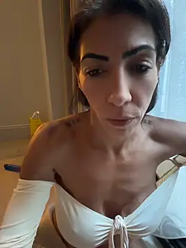 Yasmiinee's Live XXX Chat