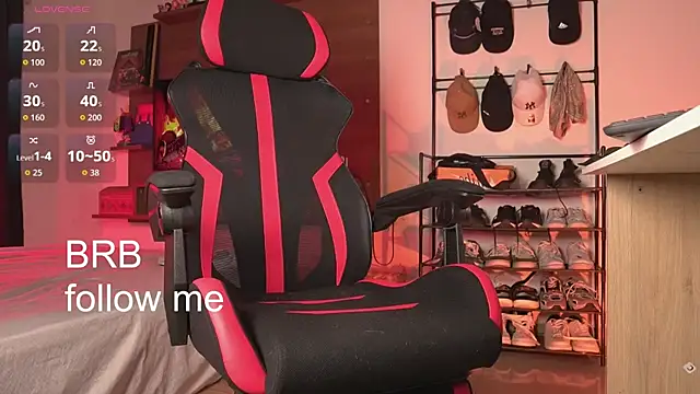 Aaronfox_x élő XXX-chatje