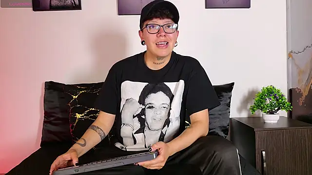 Chat +18 de alex_noa ao vivo