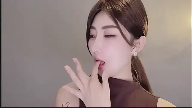 Aner333 即時 XXX 聊天