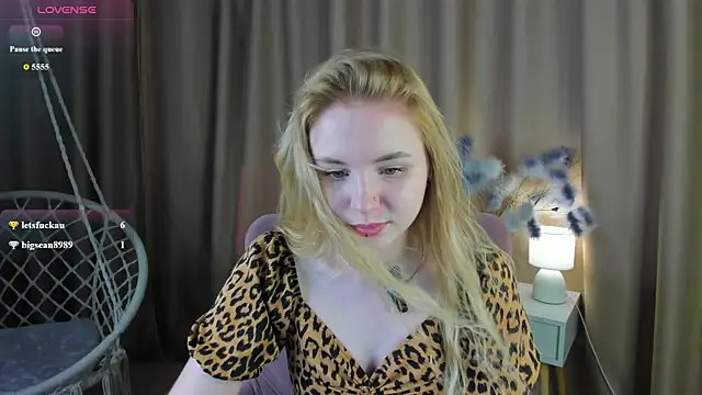 Linda__Bloom Live XXX-Chat
