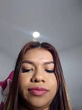 Chat +18 de sophia_ramirez12 ao vivo