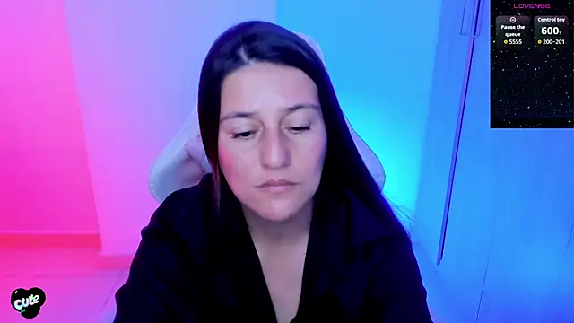 Saskyaa লাইভ XXX চ্যাট