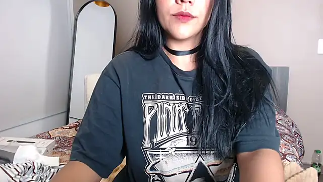 XXX chat uživo modela juli_love11