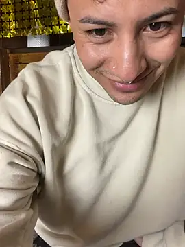 Dereck_KlainのライブXXXチャット