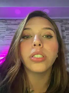 lunacandy_0 élő XXX-chatje