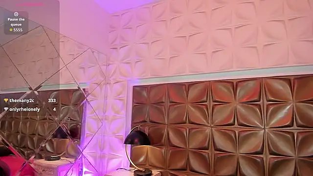 Chat +18 de MelodyBlazze ao vivo