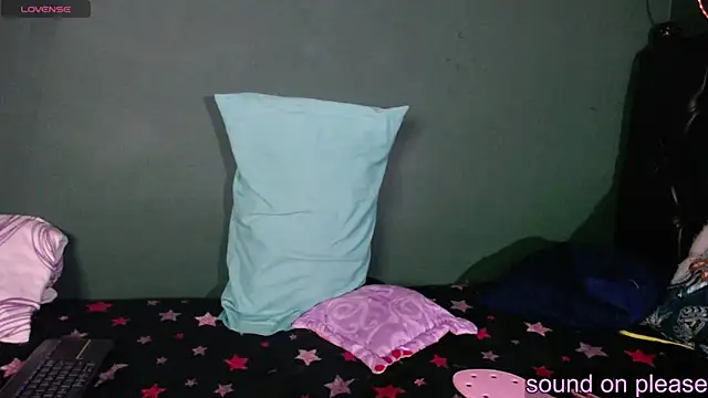 MeilynDarknes live XXX chat