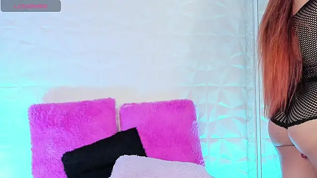 XXX chat uživo modela Ema_Jackson