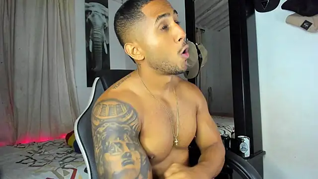 LucasWatsonnn – Naživo XXX chat
